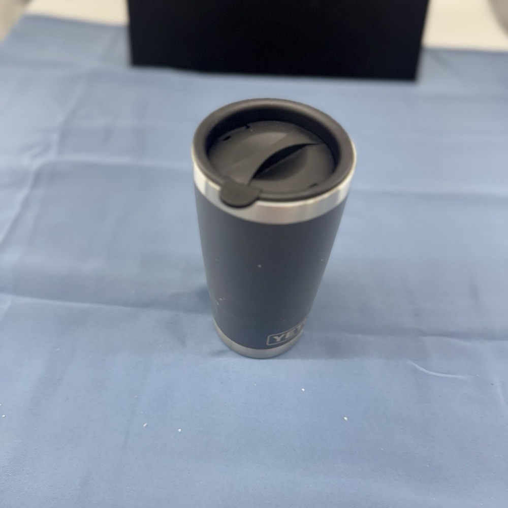 Yeti Rambler Tumbler  20 Oz With Mag Slider Lid  Gray- Pre-owned